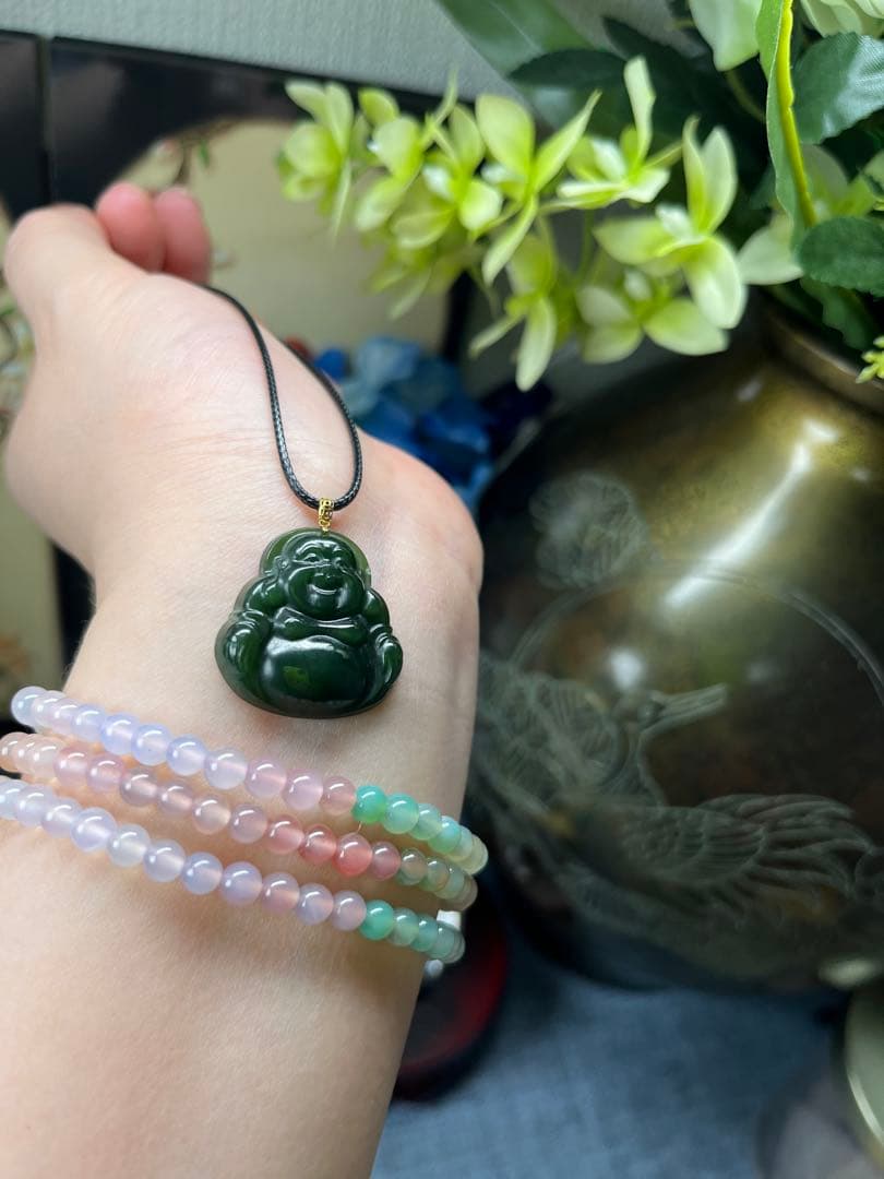 高品質⭐️天然無処理和田玉碧玉　潤い18K碧玉笑仏ネックレストップ　鑑定書付き