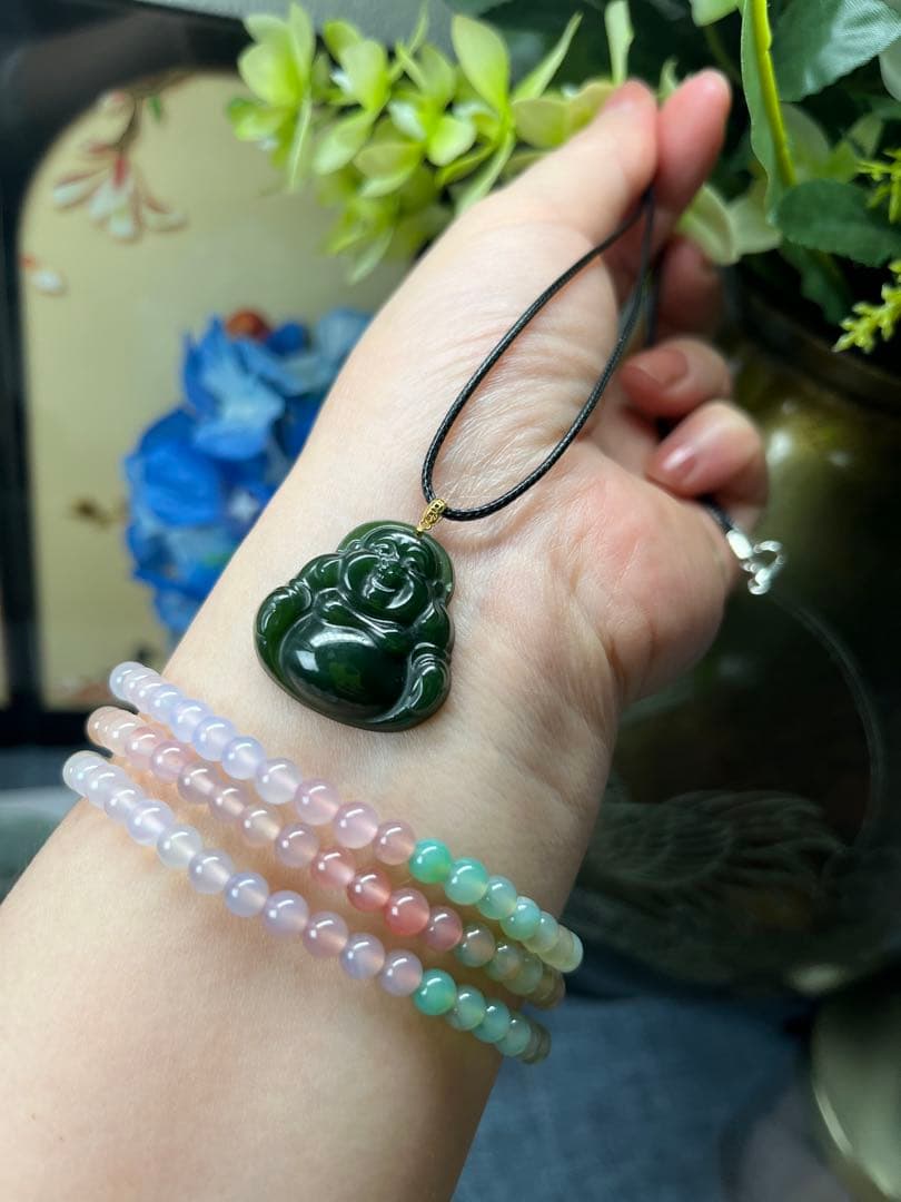 高品質⭐️天然無処理和田玉碧玉　潤い18K碧玉笑仏ネックレストップ　鑑定書付き