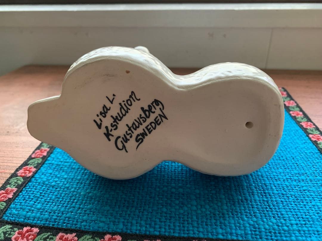 リサラーソン　白プードル