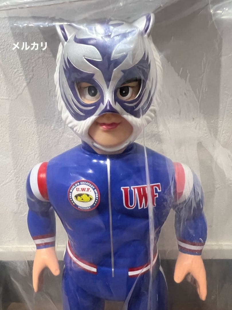 UWF 40周年無限大記念日／フィギュア『スーパータイガー』&非売品DVD⭐︎新品