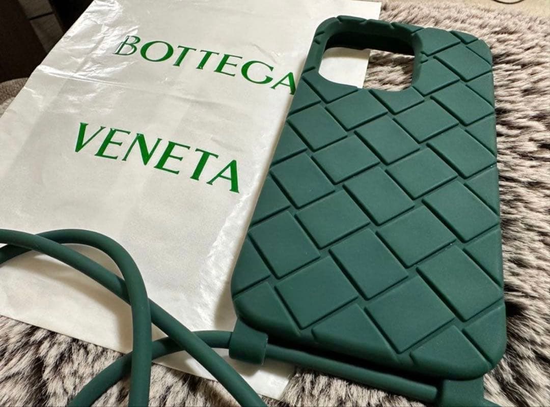 BOTTEGA VENETA シリコンケース iPhone14pro
