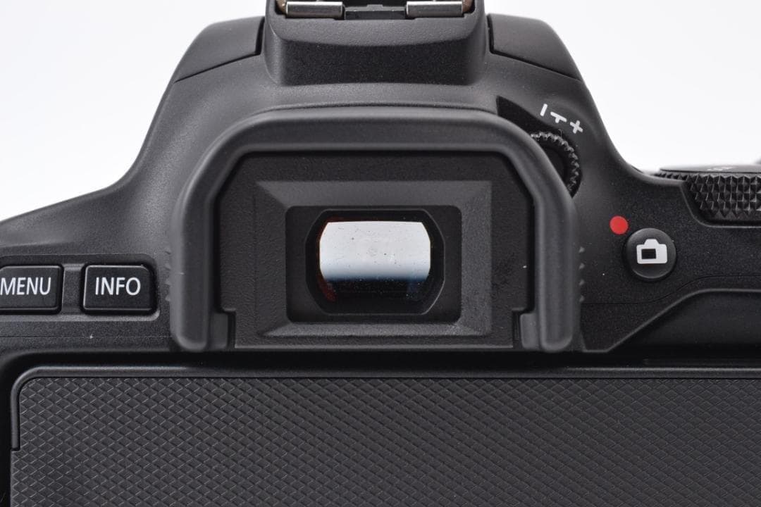 ■ 美品 ■ キャノン　Canon Kiss X10 レンズキット