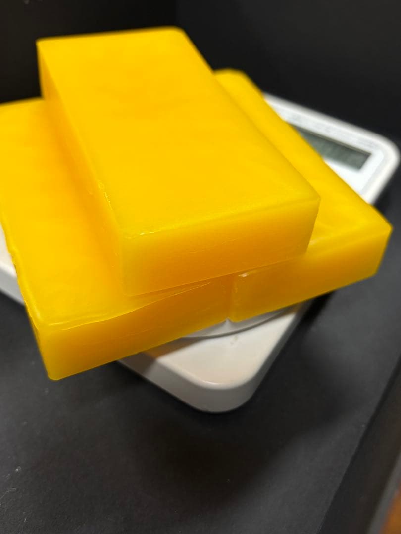 ミツロウ　ニホンミツバチの蜜蝋　国産天然みつろう　誘引.ハンドメイド