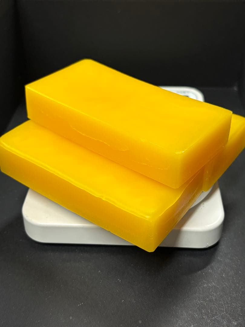 ミツロウ　ニホンミツバチの蜜蝋　国産天然みつろう　誘引.ハンドメイド