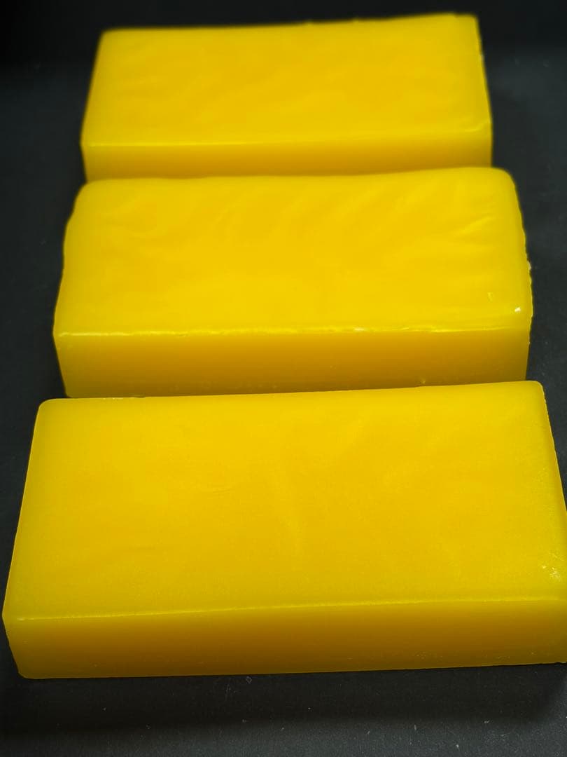 ミツロウ　ニホンミツバチの蜜蝋　国産天然みつろう　誘引.ハンドメイド