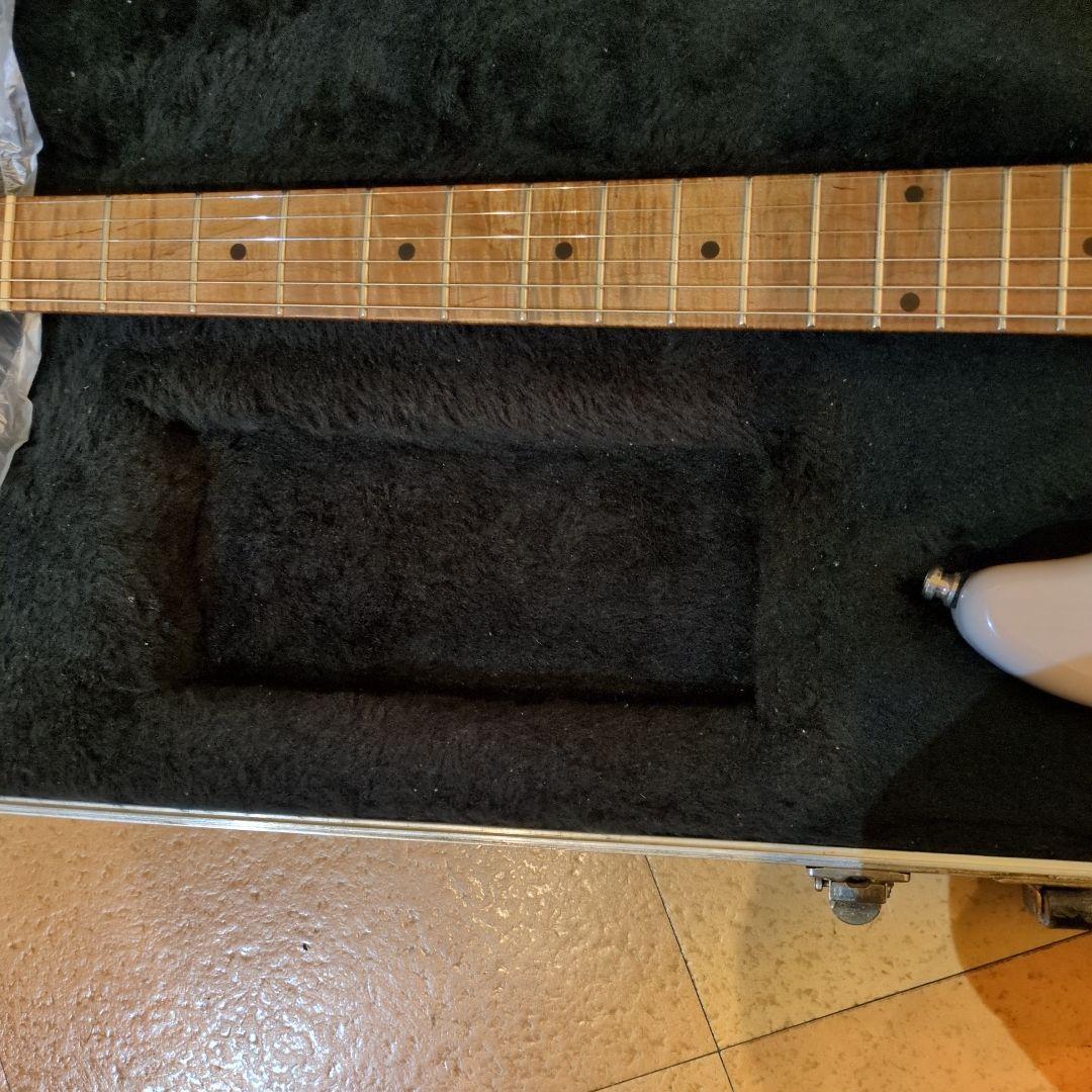 【美品　未使用】ストラトギター ハードケース付き
