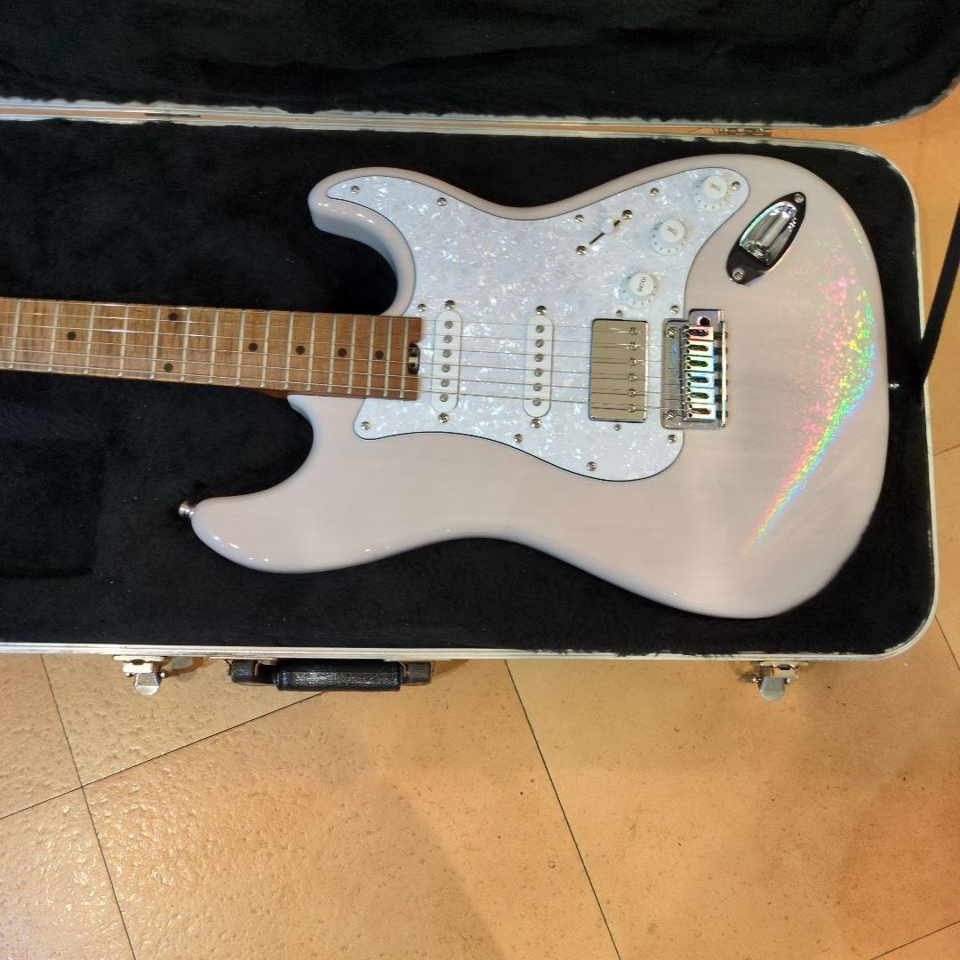 【美品　未使用】ストラトギター ハードケース付き