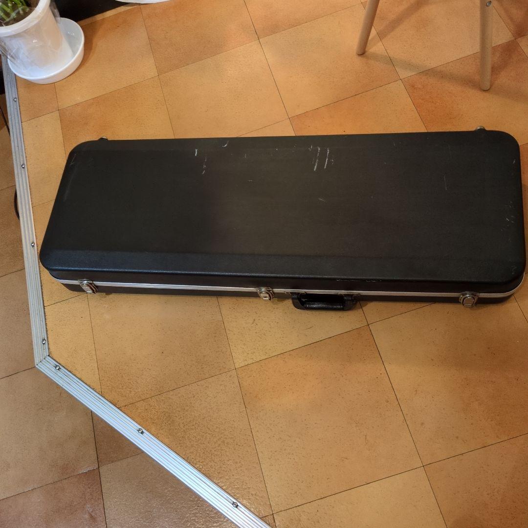 【美品　未使用】ストラトギター ハードケース付き