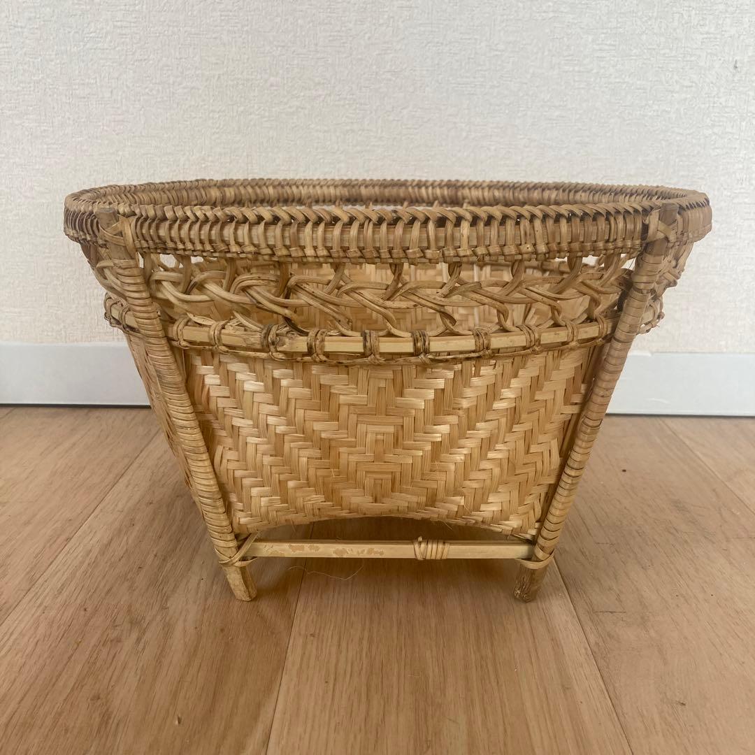 インド 脚付のカゴ かご 竹細工 伝統工芸 バスケット 古物 古道具 dosa