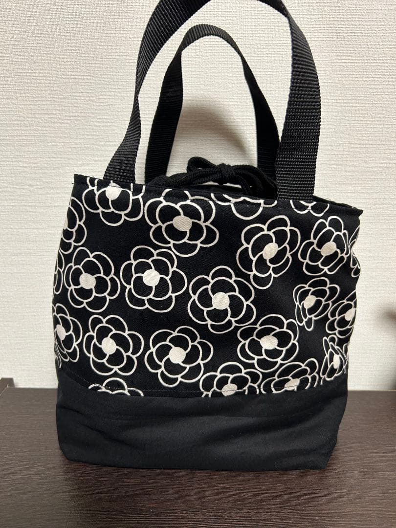 ハンドメイド ランチバッグ 保冷バッグ カメリア 黒