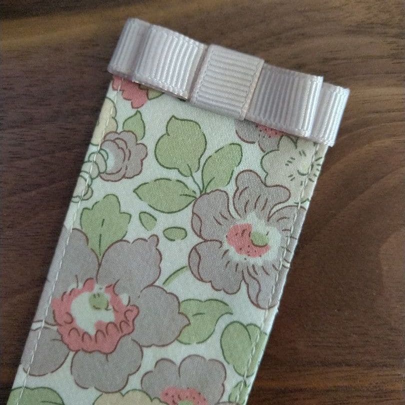 しおり　ブックマーカー❁ベッツィ　リバティプリント使用　ハンドメイド