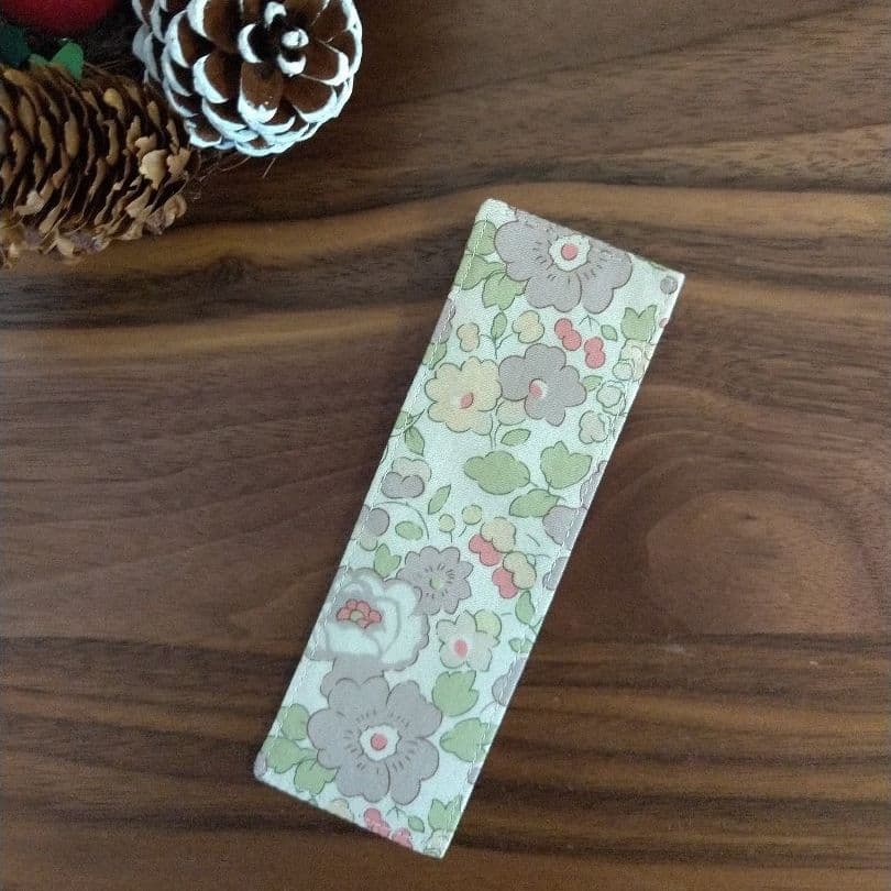 しおり　ブックマーカー❁ベッツィ　リバティプリント使用　ハンドメイド