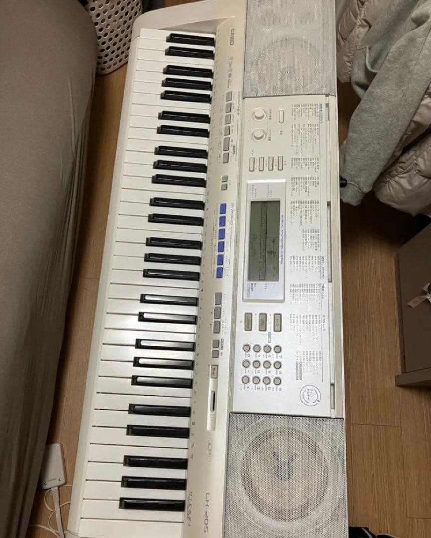 【最終値下げ】ホワイト電子キーボード スタンド付き