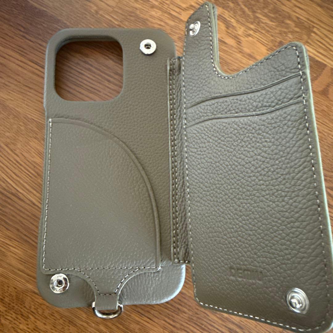 DEMIU デミュウ バロン　iPhone16Proケース