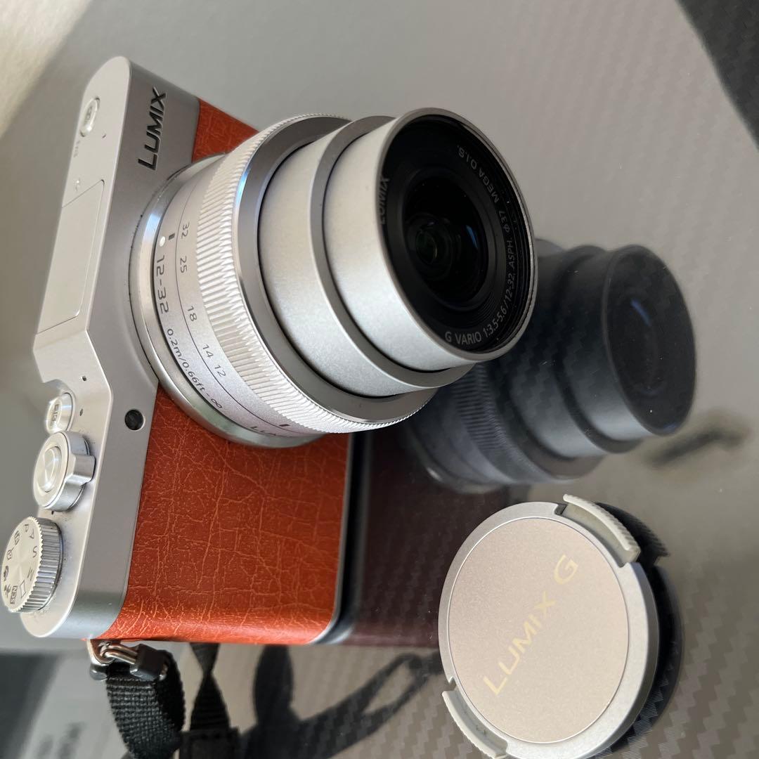 カメラ　Panasonic LUMIX DC-GF9W デジタル一眼レフ