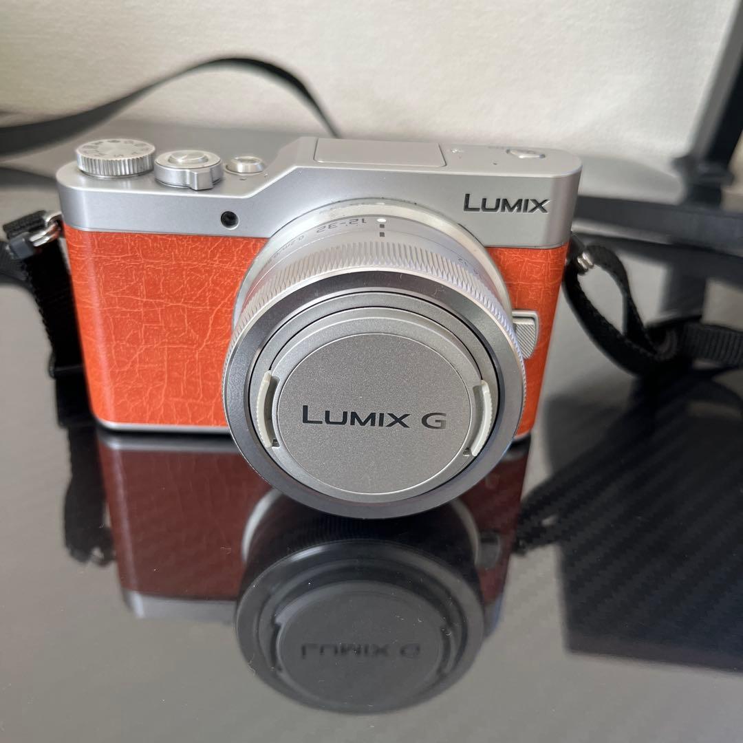 カメラ　Panasonic LUMIX DC-GF9W デジタル一眼レフ