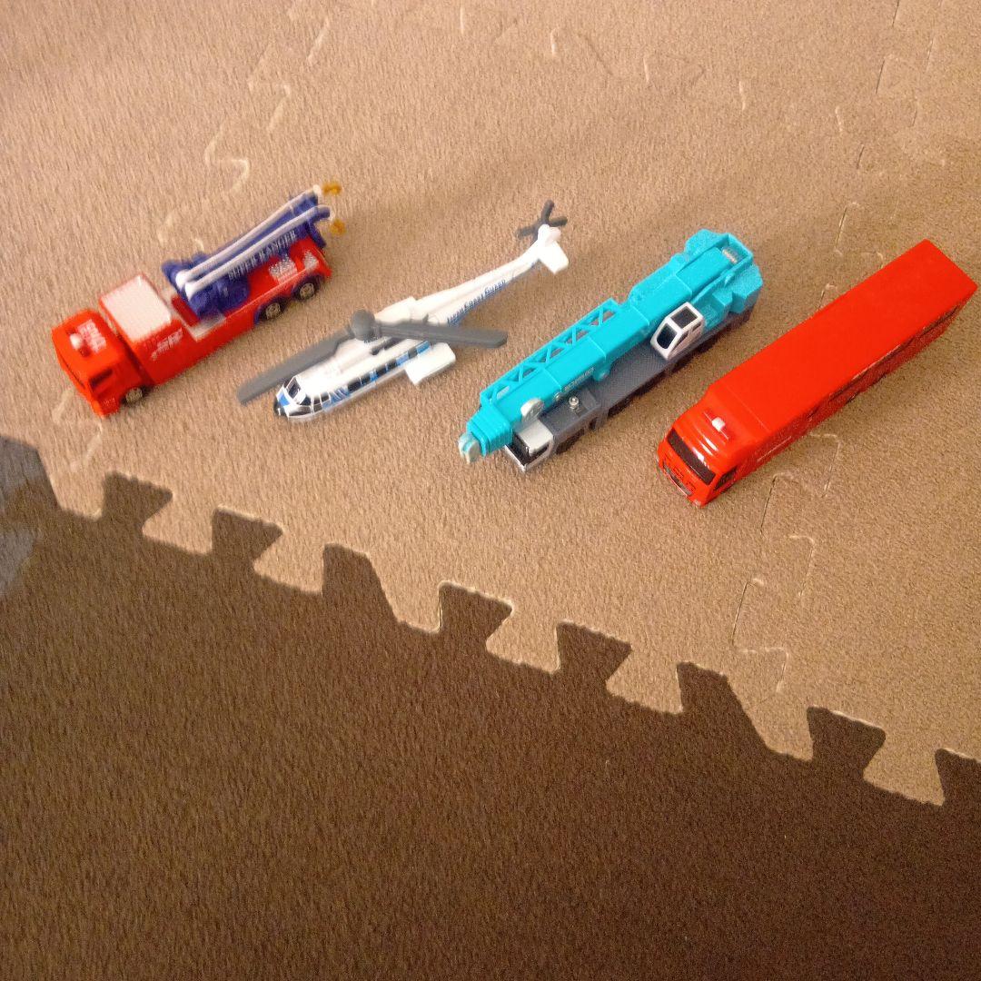 トミカいっぱい