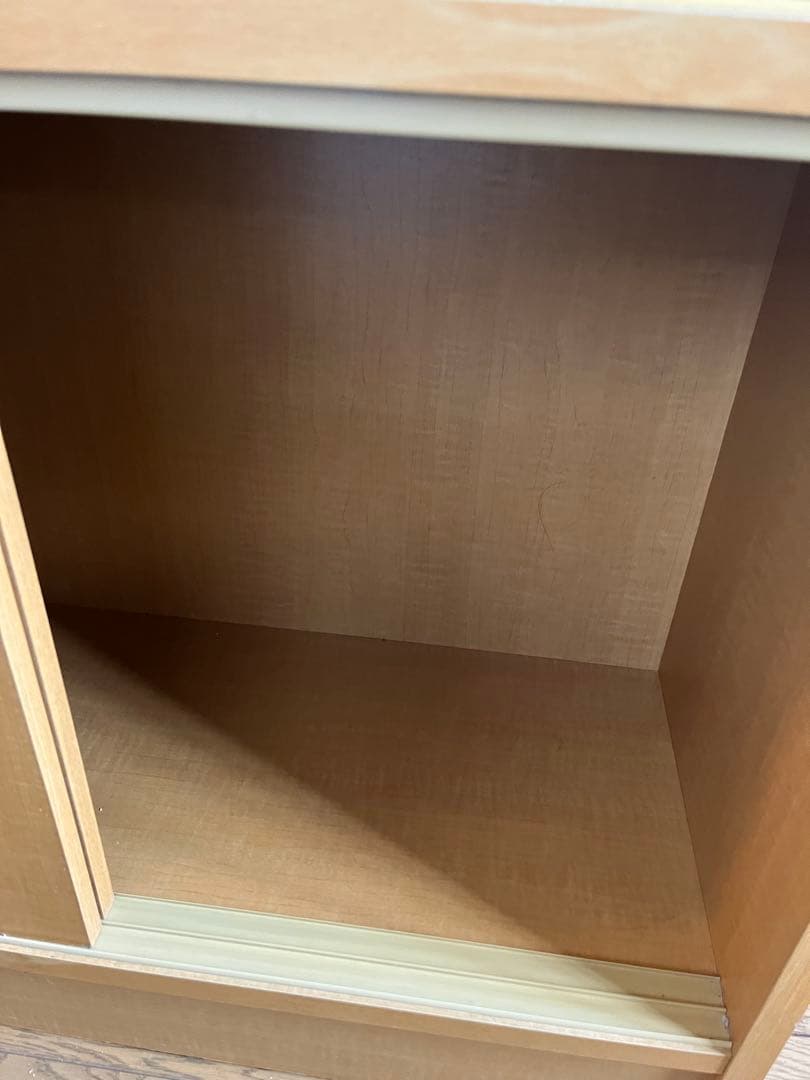 食器棚 ガラス扉付き