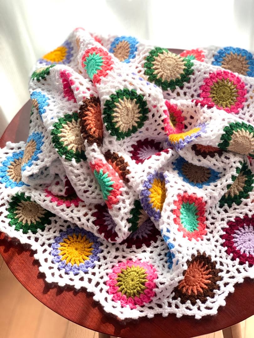 ハンドメイド　手編み　かぎ針編み　花モチーフ　ブランケット　白