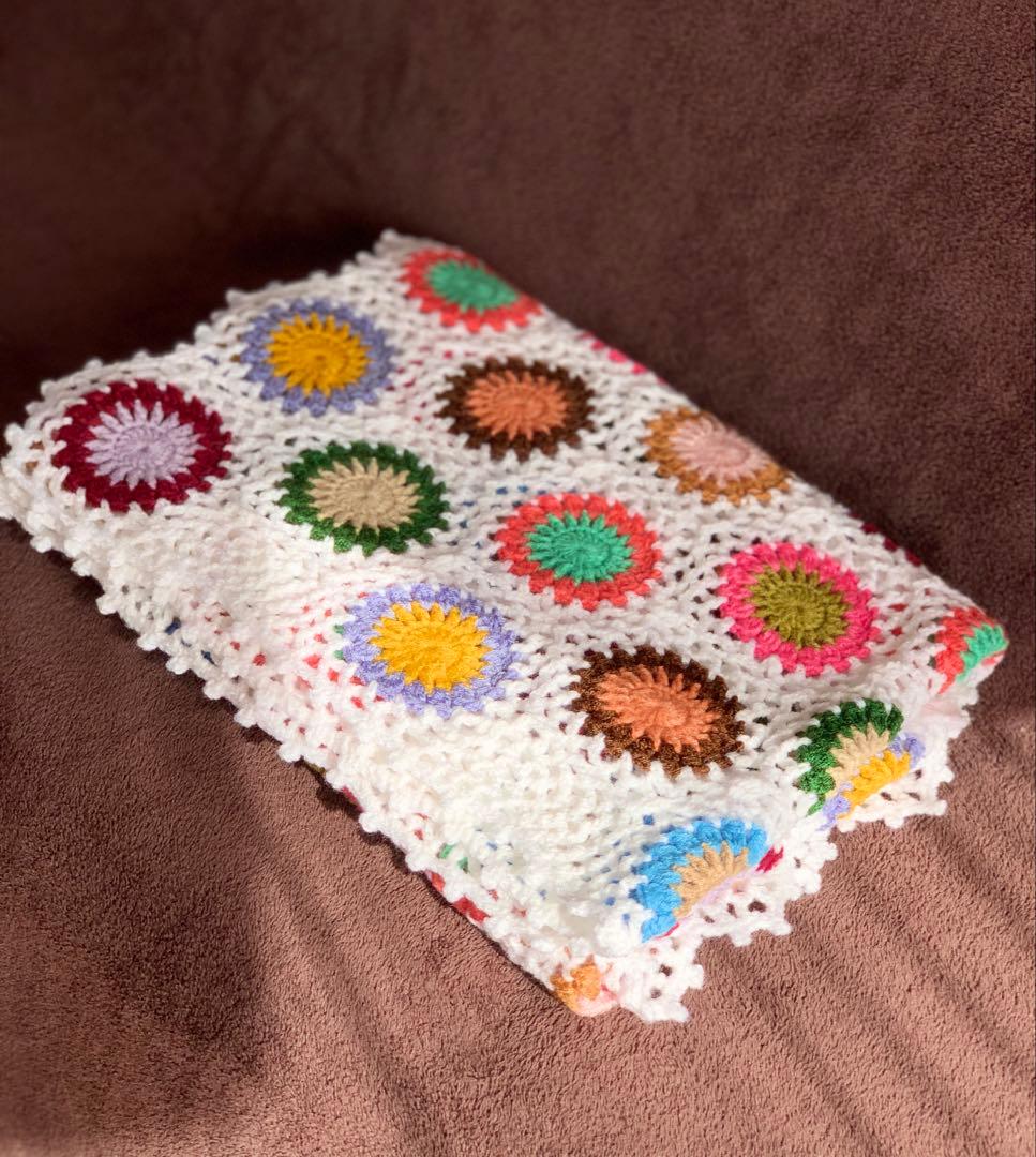 ハンドメイド　手編み　かぎ針編み　花モチーフ　ブランケット　白