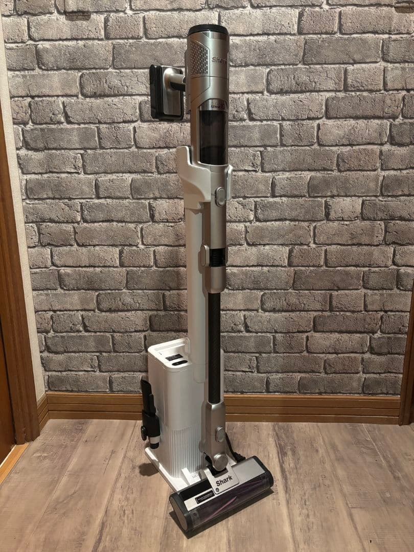 Shark コードレススティッククリーナー IW3241J