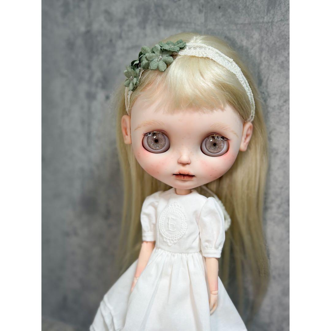 《かたちを変える記憶》ネオブライスアウトフィット　ドール服