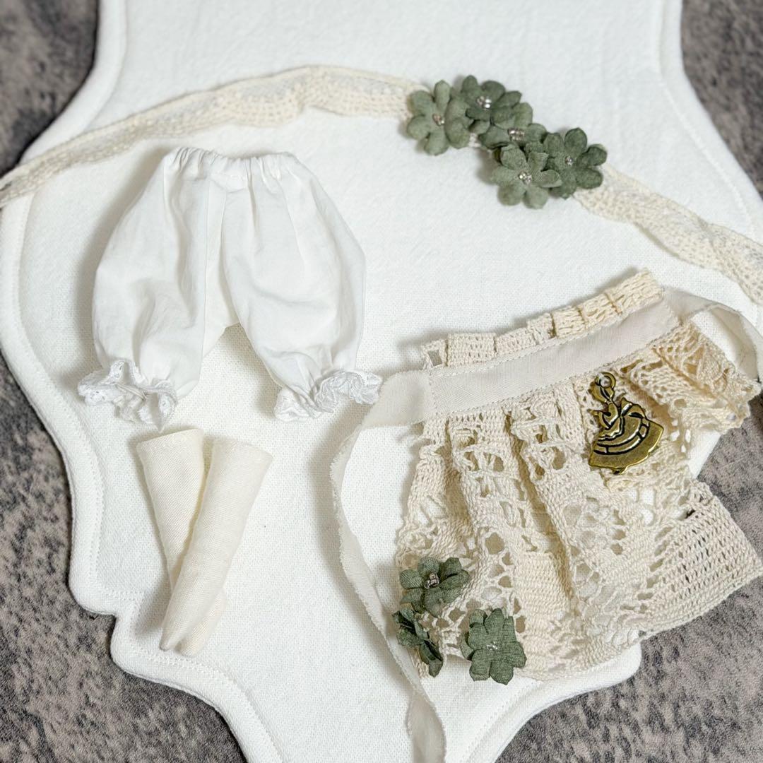 《かたちを変える記憶》ネオブライスアウトフィット　ドール服