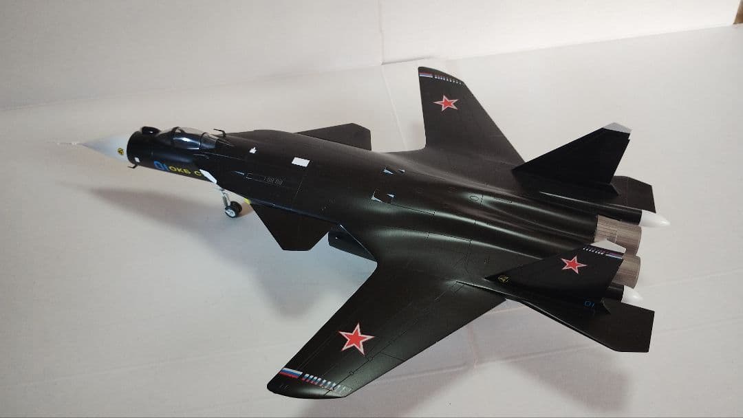 プラモデル完成機　1/72　Su-47ベルクート