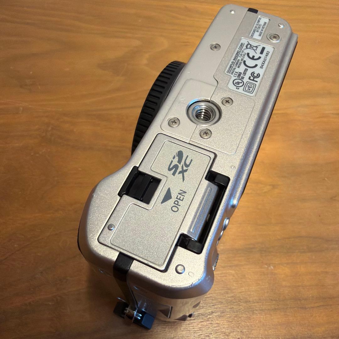 OLYMPUS PEN E-PL-2ミラーレスボディーのみ
