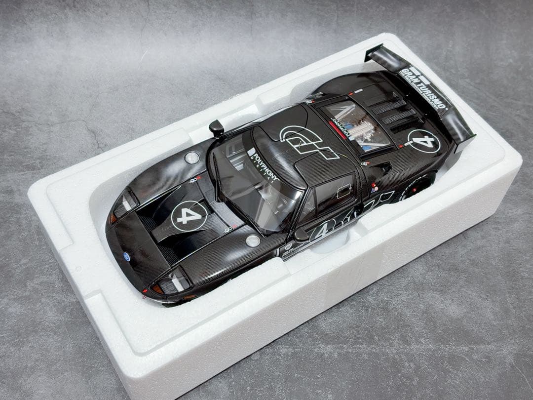 オートアート フォード グランツーリスモ 1/18 FORD GT