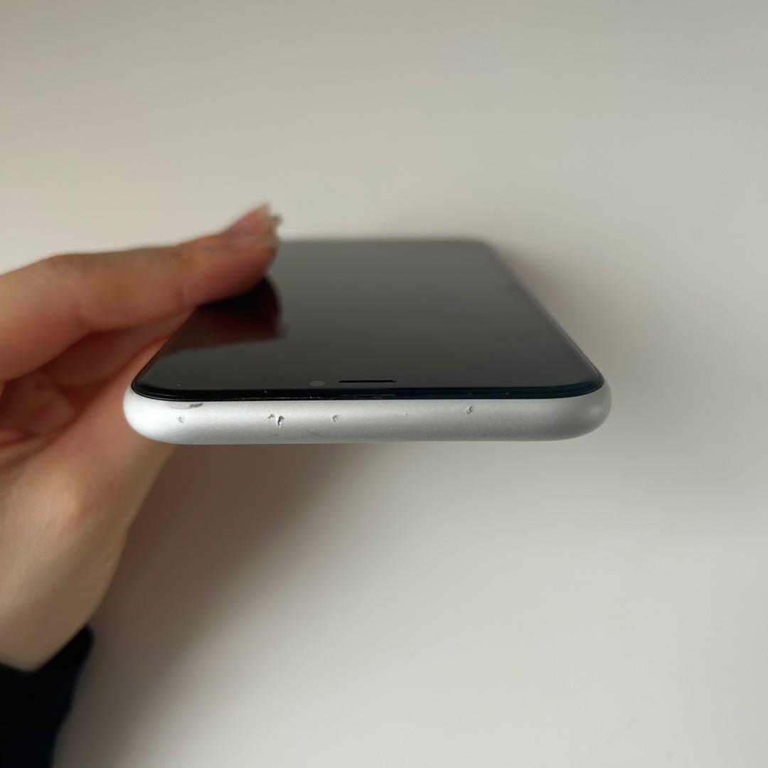 Apple iPhone XR 64GBホワイト箱付き