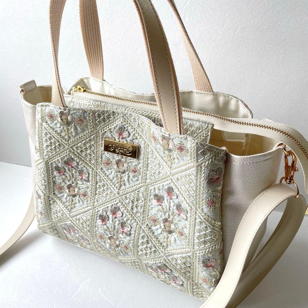 めぐ　3roomsトートバッグ インド刺繍ダイヤブーケ柄と合皮