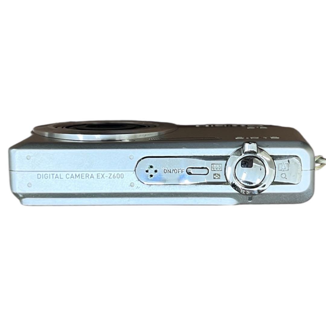 CASIO EXILIM ZOOM EX-Z600 カシオ デジカメ シルバー