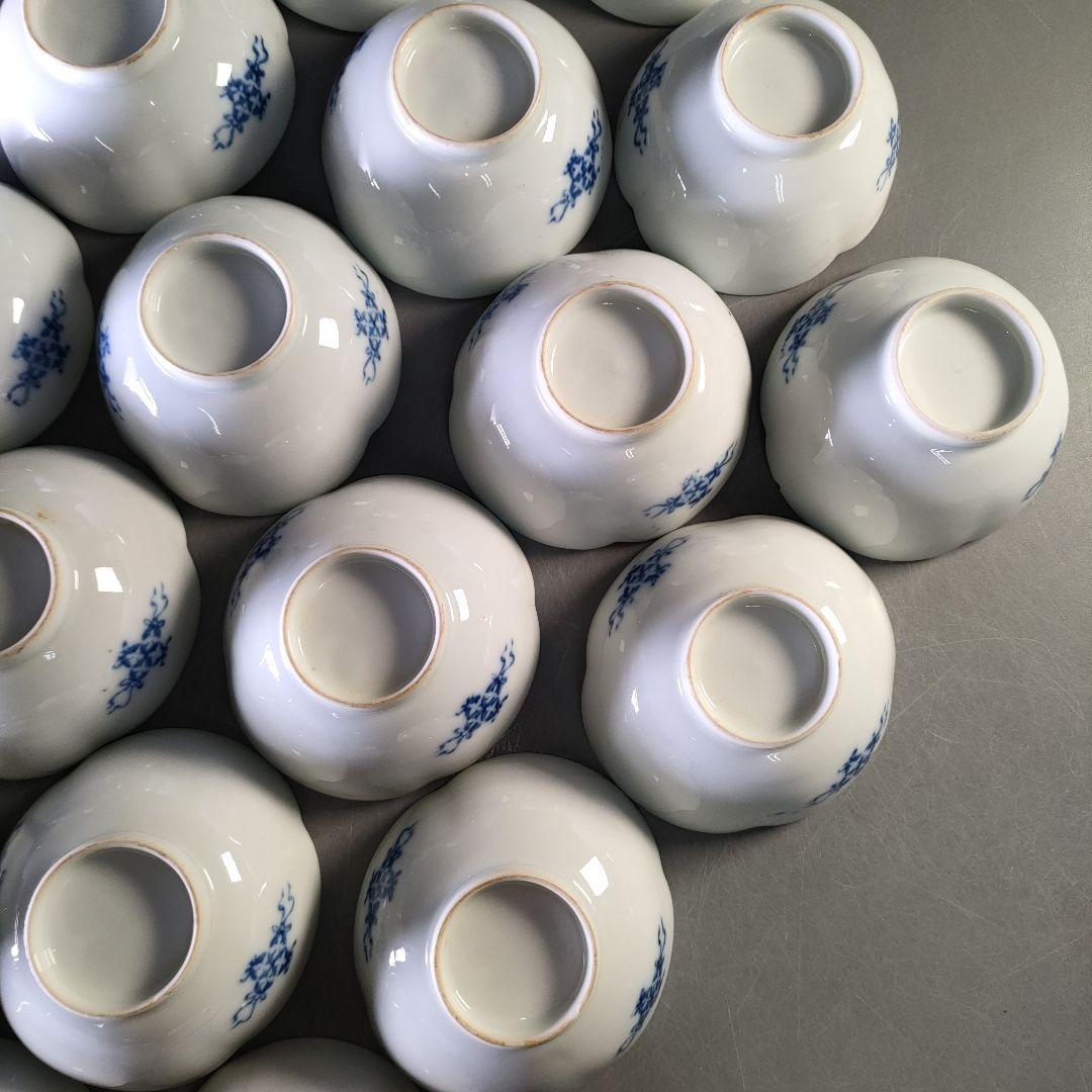A1258-4/染付唐草文小鉢揃30客/銘々皿/向付/飾鉢/和食器/懐石道具/