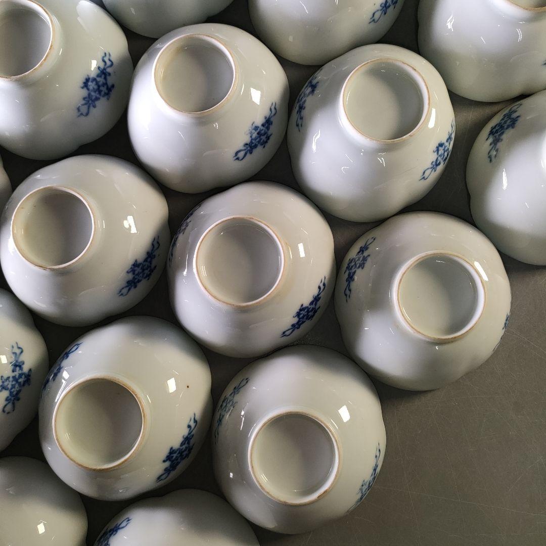 A1258-4/染付唐草文小鉢揃30客/銘々皿/向付/飾鉢/和食器/懐石道具/