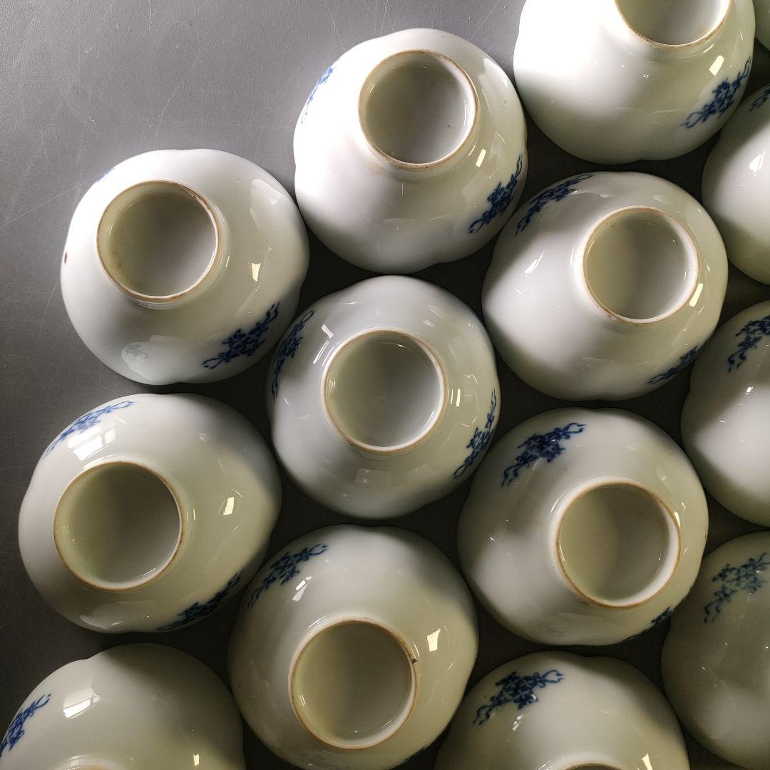 A1258-4/染付唐草文小鉢揃30客/銘々皿/向付/飾鉢/和食器/懐石道具/