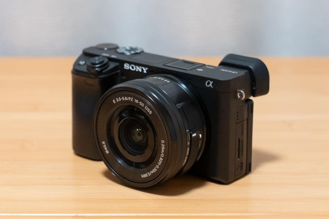 Sony α6400 パワーズームレンズSELP1650付属シャッター3605回