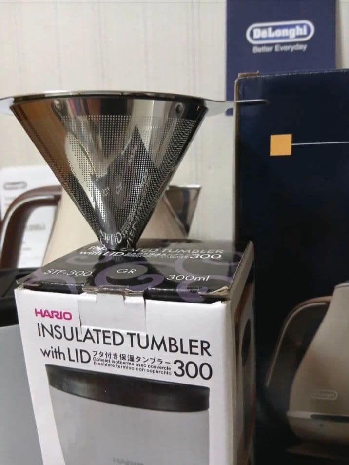 デロンギ 電気ケトル　ハリオ タンブラー　ノリタケ カップ＆ソーサー　ドリッパー