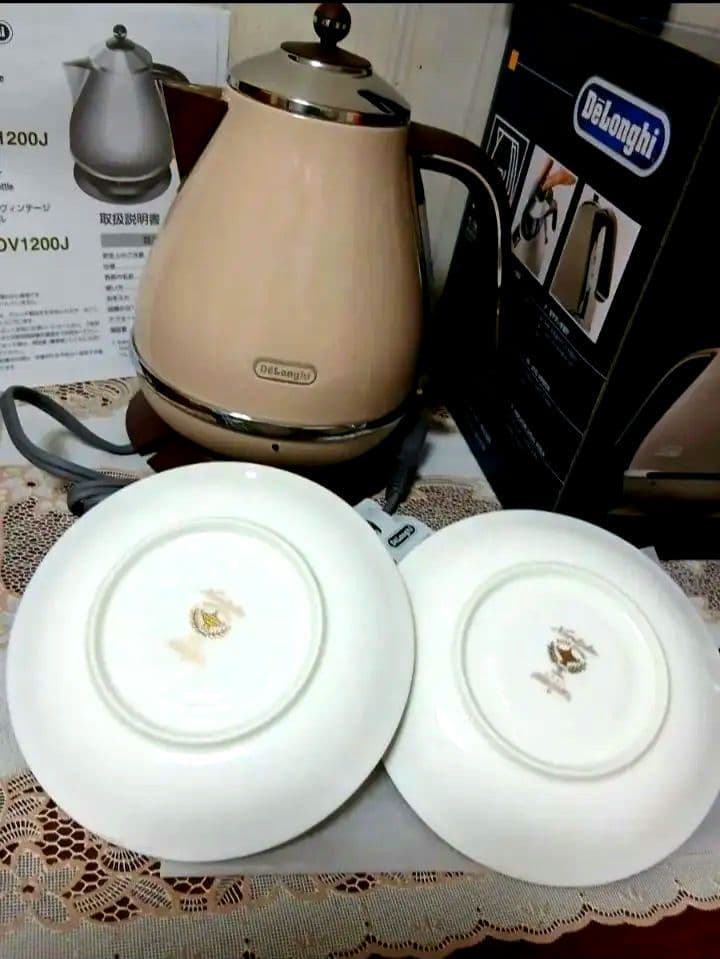 デロンギ 電気ケトル　ハリオ タンブラー　ノリタケ カップ＆ソーサー　ドリッパー
