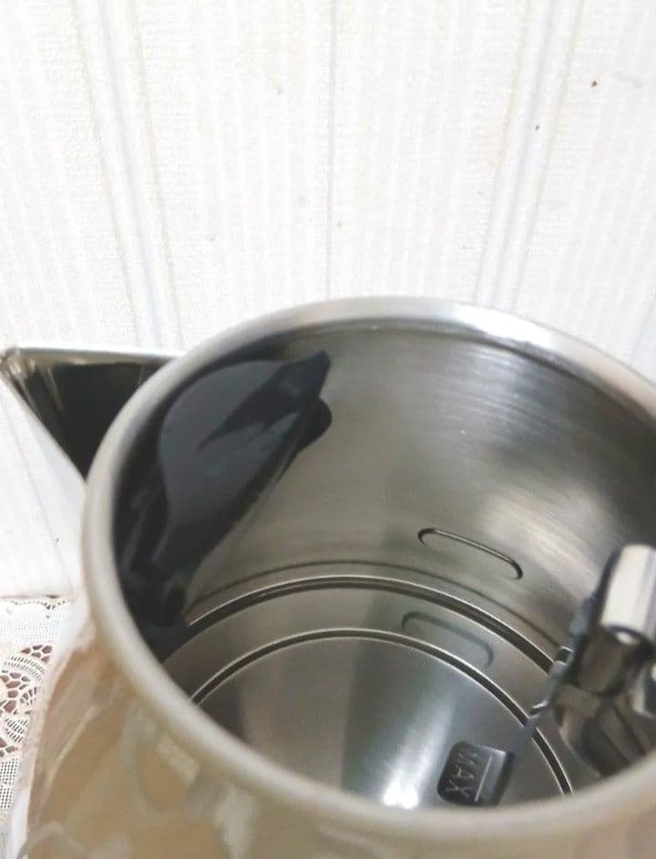 デロンギ 電気ケトル　ハリオ タンブラー　ノリタケ カップ＆ソーサー　ドリッパー