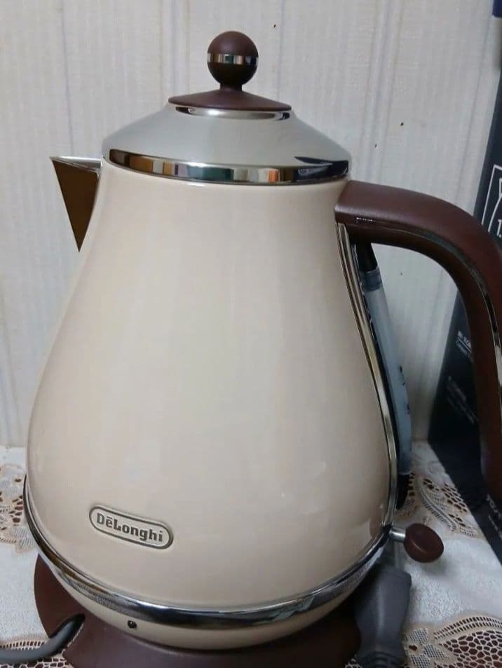 デロンギ 電気ケトル　ハリオ タンブラー　ノリタケ カップ＆ソーサー　ドリッパー