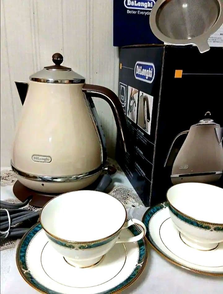 デロンギ 電気ケトル　ハリオ タンブラー　ノリタケ カップ＆ソーサー　ドリッパー