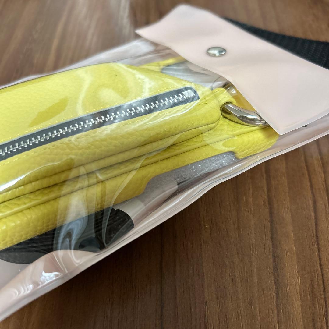 ajew iPhoneケース　iPhone15 イエローストラップ付き