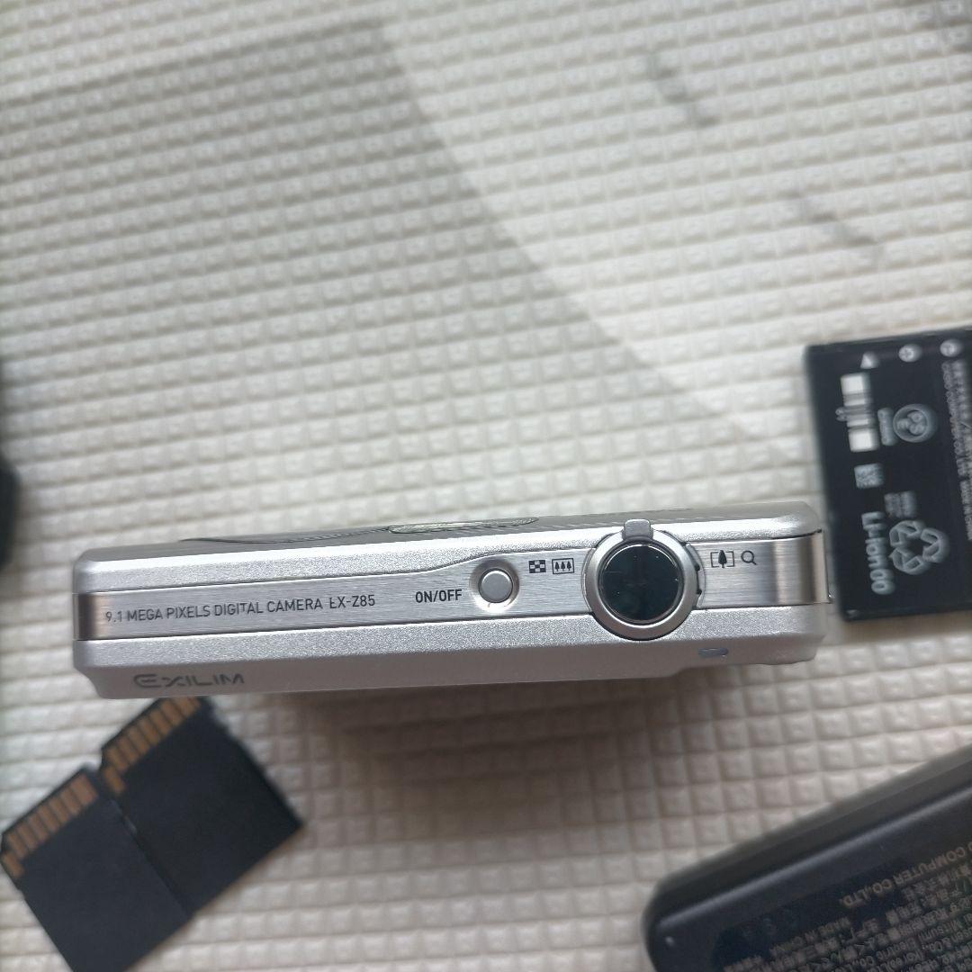 CASIO EXILIM 9.1MP デジタルカメラ