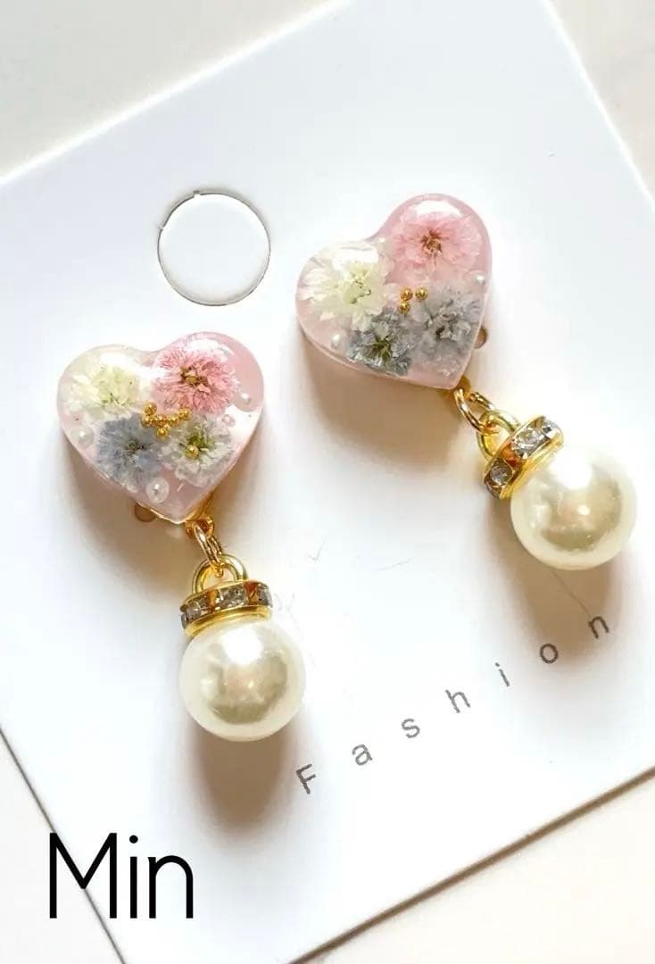 フラワー　レジン　ピアス　ハンドメイド　イヤリング変更可