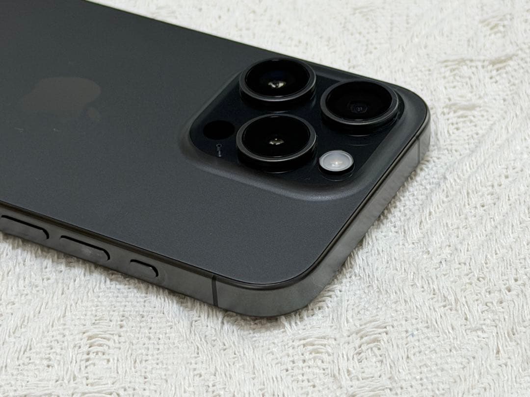 美品　セット品！　iPhone 15 pro 128GB ブラック