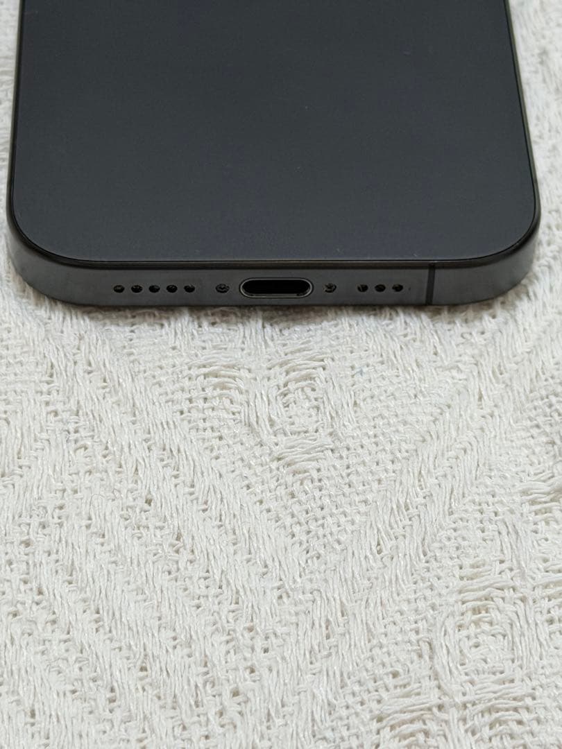 美品　セット品！　iPhone 15 pro 128GB ブラック