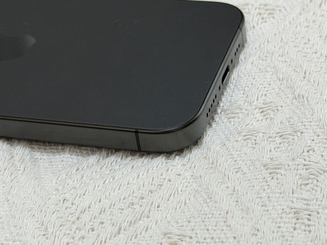 美品　セット品！　iPhone 15 pro 128GB ブラック