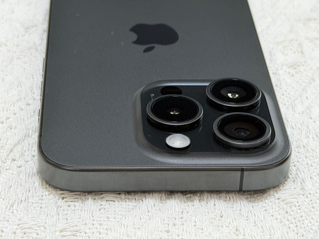 美品　セット品！　iPhone 15 pro 128GB ブラック