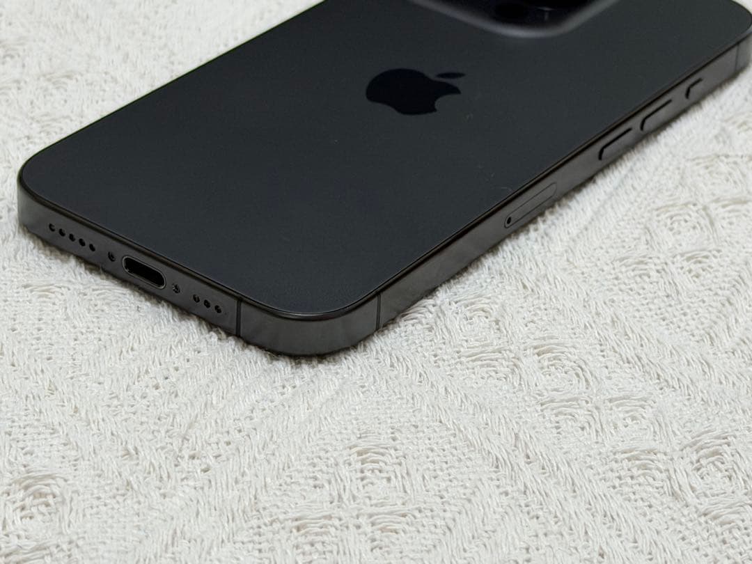 美品　セット品！　iPhone 15 pro 128GB ブラック